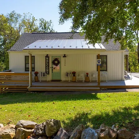 The Little Farmhouse Near Veritas & Hazy Mountain